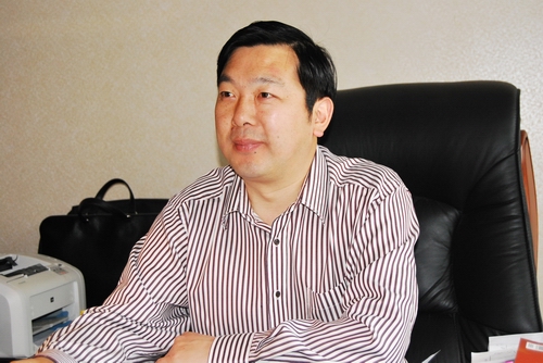 董事长郭德华先生